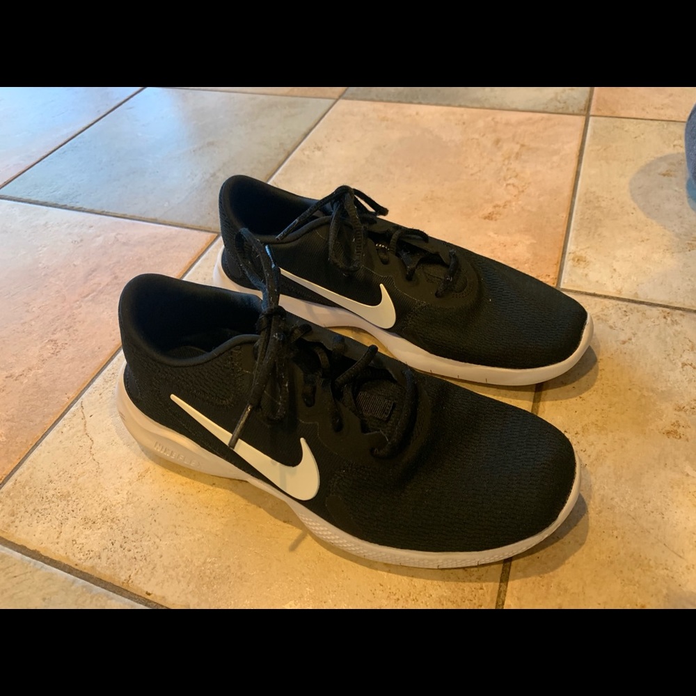 Women’s Nike Flex Experience